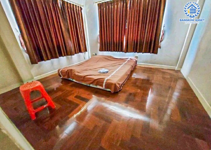 *****บ้านเดี่ยวมือสองย่านปทุมธานี ม.ปาริชาต ถนน345เนื้อที่กว้าง 123 ตร.ว. ฟังก์ชัน 3 ห้องนอน 3 ห้องน้ำ ที่จอดรถ 4 คัน บ้านกว้างขวาง พื้นที่ใช้สอยจัดเต็ม บนทำเลแห่งการเดินทาง เชื่อมต่อถนน 345 ถนนสะพานนนทบุรี-บางบัวทอง ถนนรังสิต-ปทุมธานี และทางด่วน "ศรีสมาน" จองเลย!